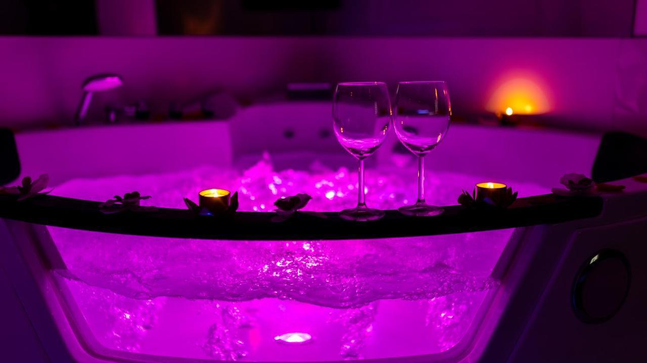 Zamoyskiego Jacuzzi Apartment Krakow Luaran gambar