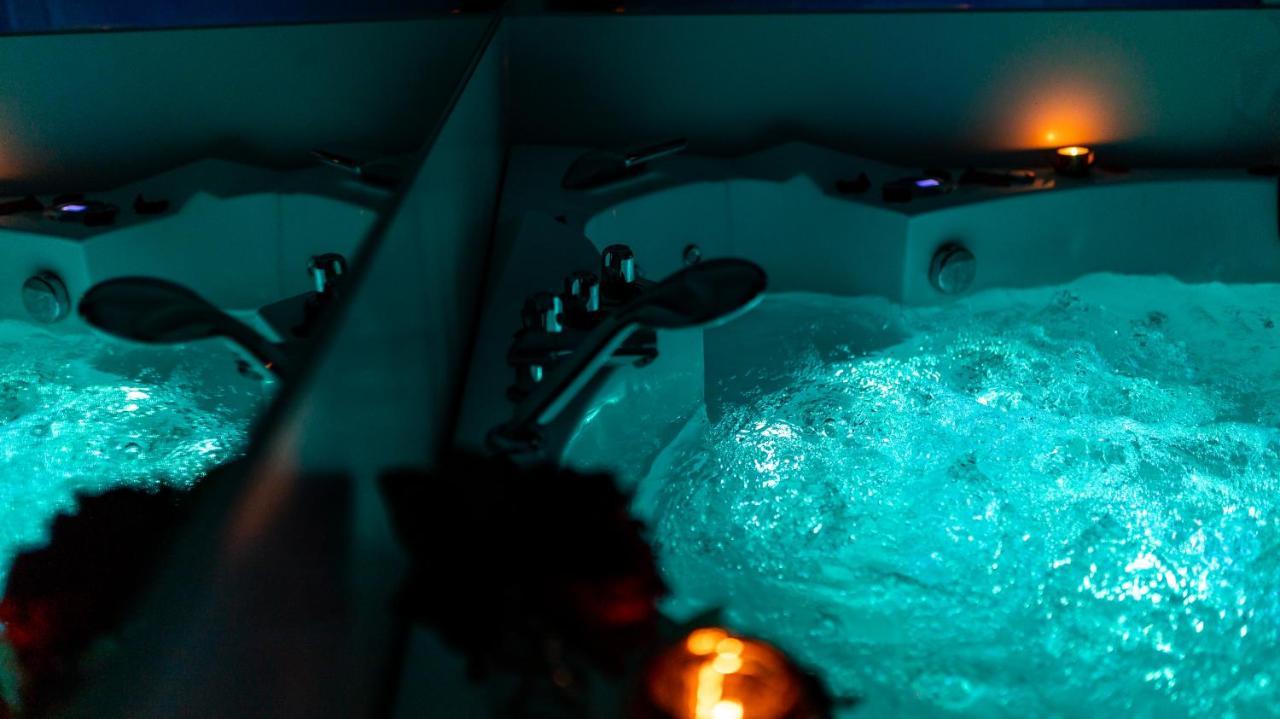 Zamoyskiego Jacuzzi Apartment Krakow Luaran gambar